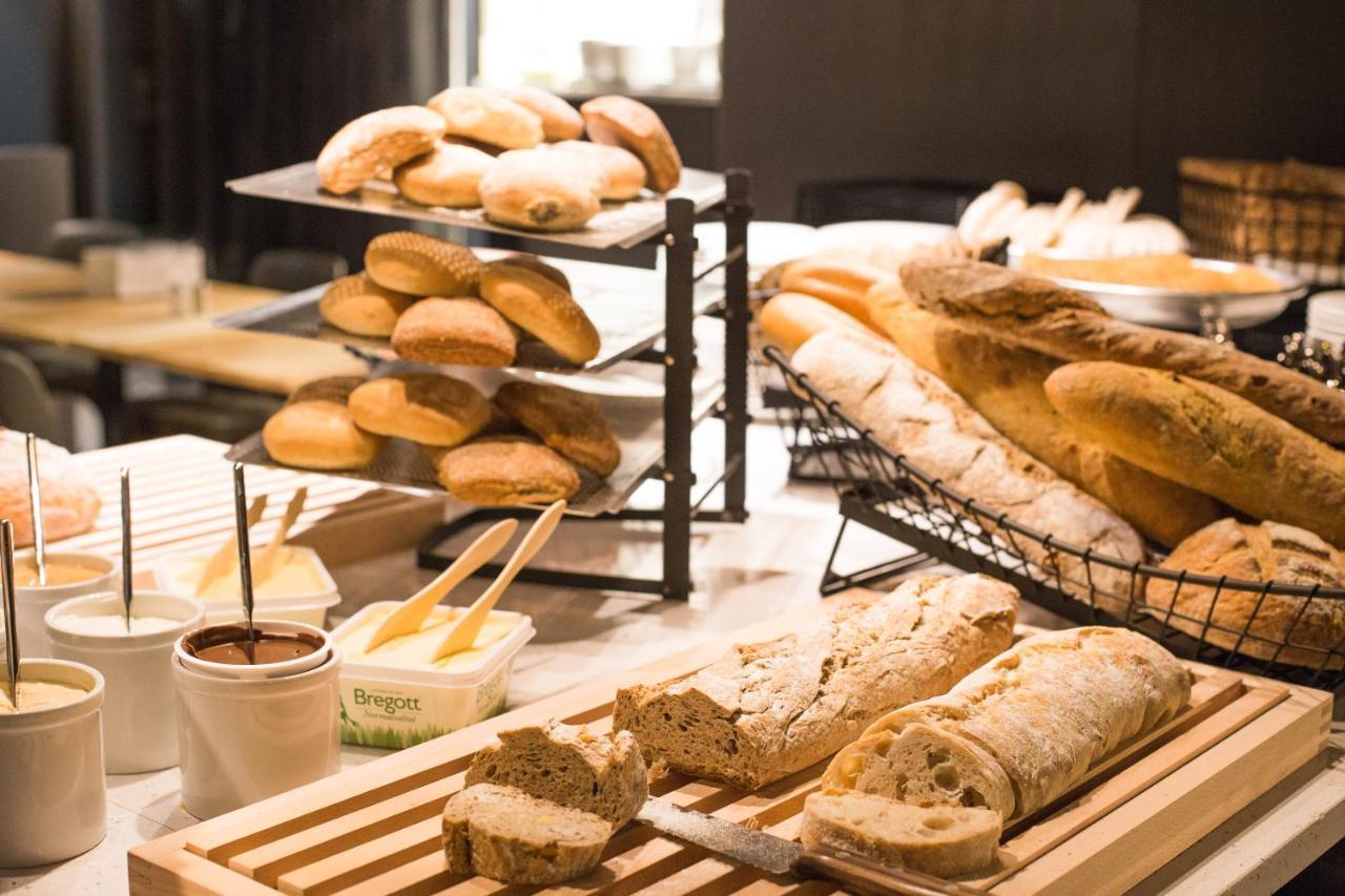 Comfort Hotel Kista Стокхолм Екстериор снимка